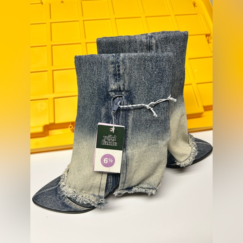 NWT WOMEN'S Size 6.5 WILD FABLE CALISTA BLUE JEAN FOLDOVER BOOT DISTRESSED DENIM